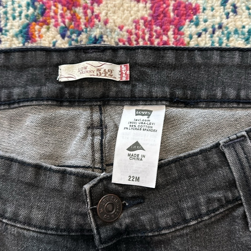 Levi’s 542 Women’s Faded Black Low Skinny Denim Jean size 22M - Picture 2 of 4